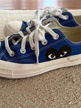 Comme des Garçons PLAY Blue Canvas Low-Top Sneakers Women’s US 5.5